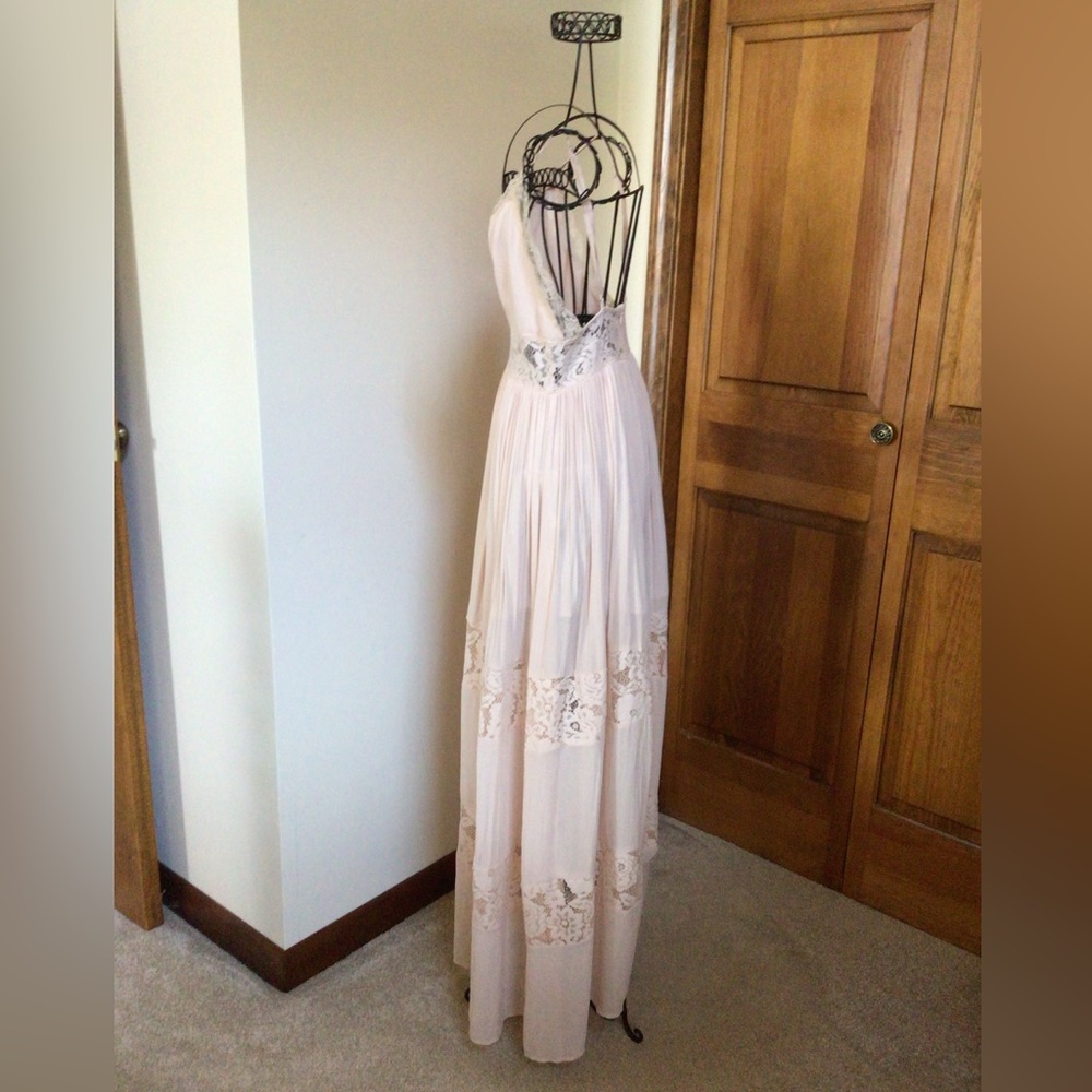 Rare find Blush dress by forever 21, size Small - Picture 3 of 11